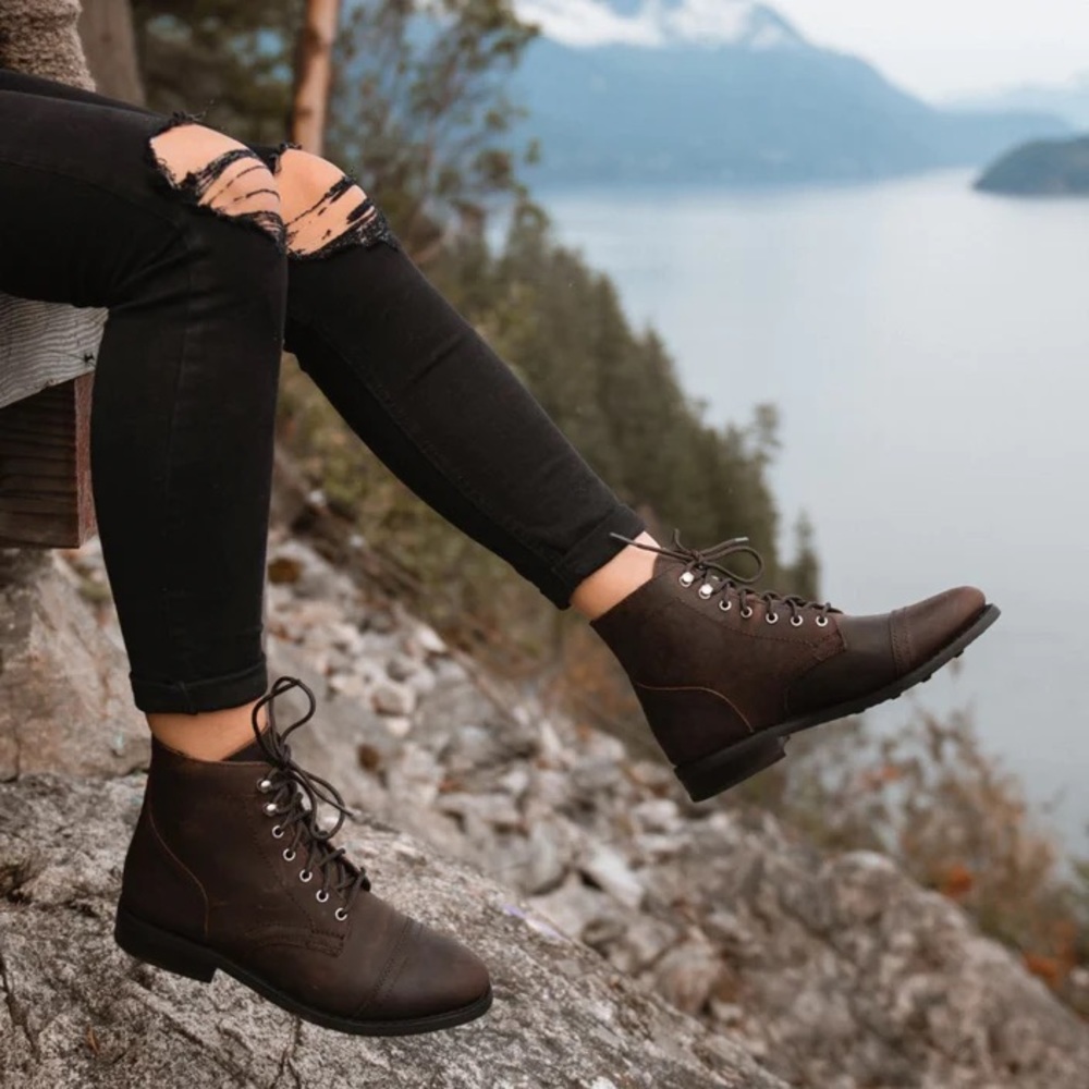 Thursday Boot Company Captain Leather Ankle Boots w/ Box Women’s Size 7 Tobacco